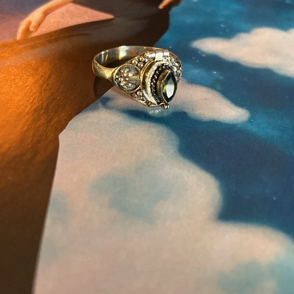 Dark green gem poison ring size 7.5 silver 925 - Picture 2 of 12